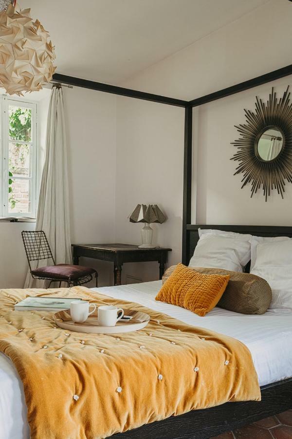 ลา ดีม เดอ ฌีแวร์นี - ช็องบร์ โดต Hotel จีแวร์นี ภายนอก รูปภาพ