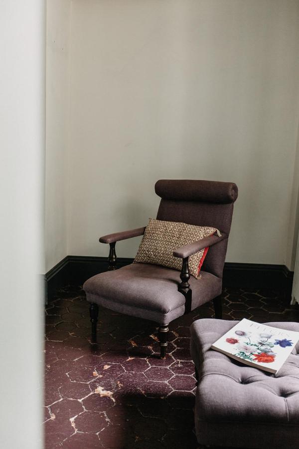 ลา ดีม เดอ ฌีแวร์นี - ช็องบร์ โดต Hotel จีแวร์นี ภายนอก รูปภาพ
